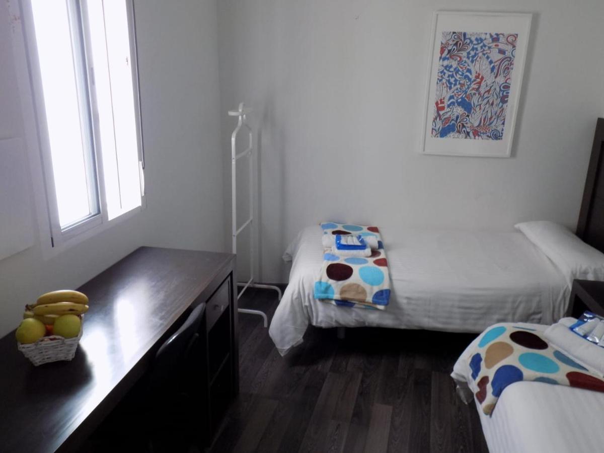 Residencia Viriato Hostel เซบีญา ภายนอก รูปภาพ